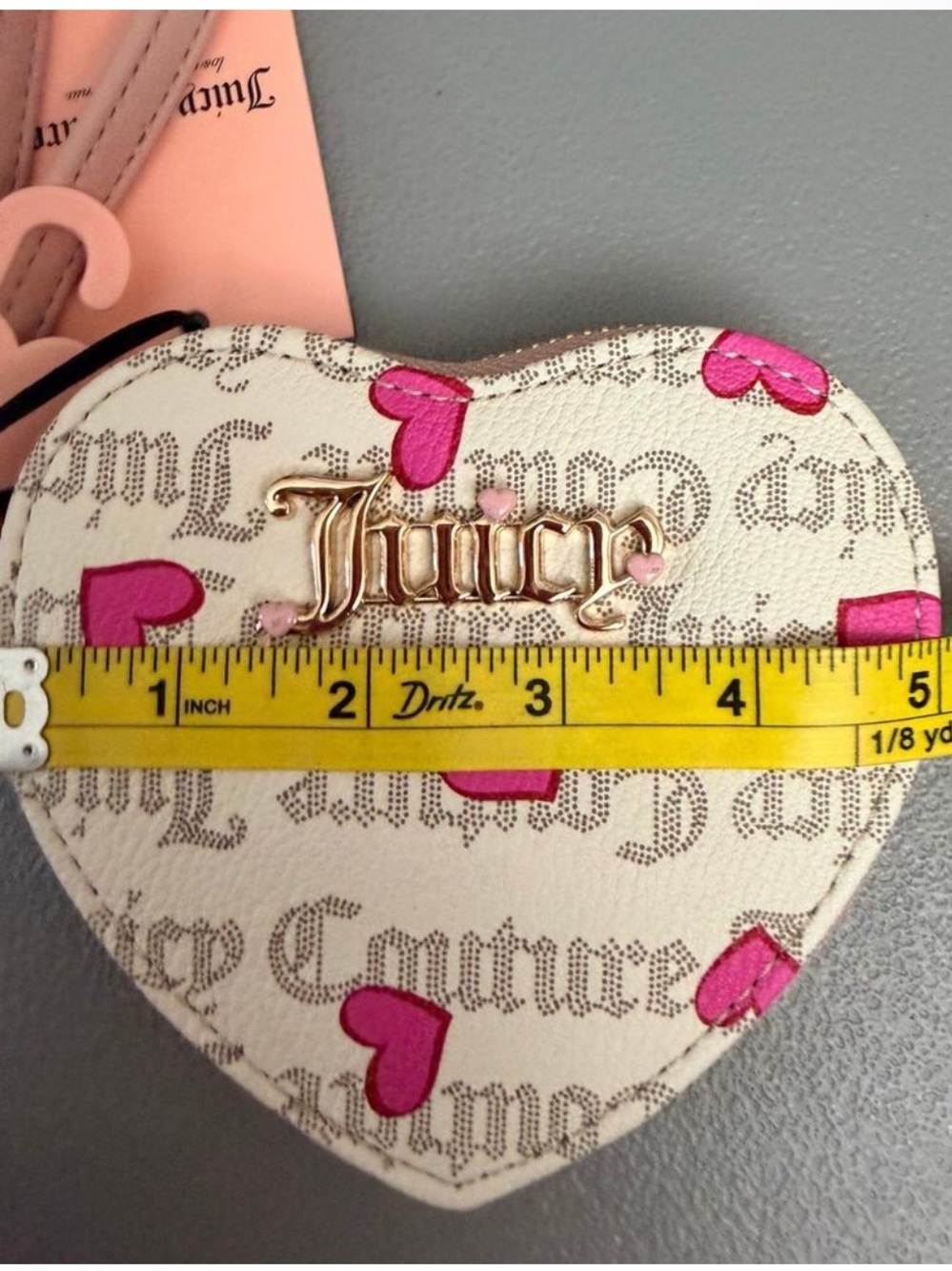 π Juicy Couture Cream & Pink Heart Coin Wristlet - Picture 4 of 10